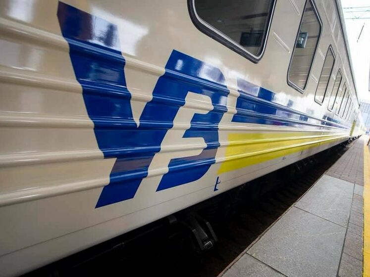 Пассажир умер после падения с верхней полки поезда – "Укрзалізниця"
