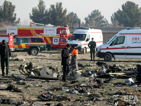 Літак Boeing 737-800 розбився поблизу столиці Ірану