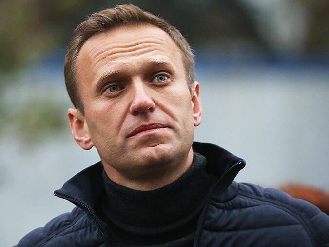 Соратники Навального заявили про підробку медичних документів політика в омській лікарні. Вони назвали ім'я "найважливішого члена команди вбивць"