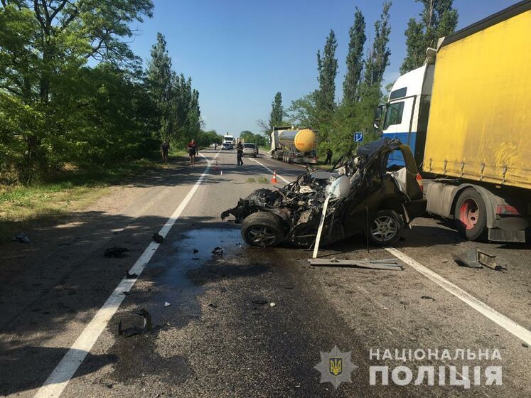 У Миколаївській області сталася ДТП за участю чотирьох машин, є загиблі й постраждалі