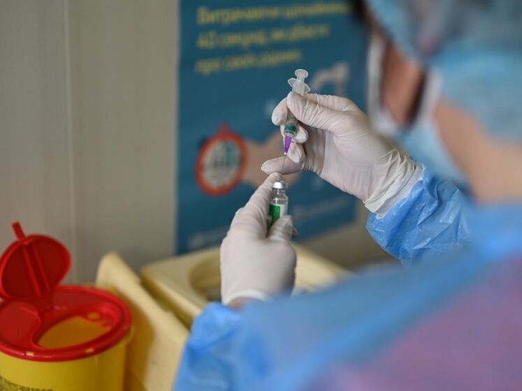 В Україні встановили рекорд вакцинації, у Білорусі перевели із СІЗО Протасевича та його дівчину. Головне за день