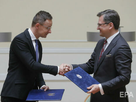 Кулеба заявил, что обсудил с Сийярто развитие украинско-венгерских отношений 