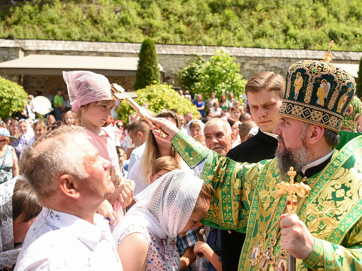 54% українців, які вважають себе православними, заявили, що є парафіянами ПЦУ – опитування