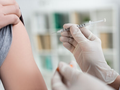В Малайзии более 200 сотрудников центра вакцинации заразились коронавирусом