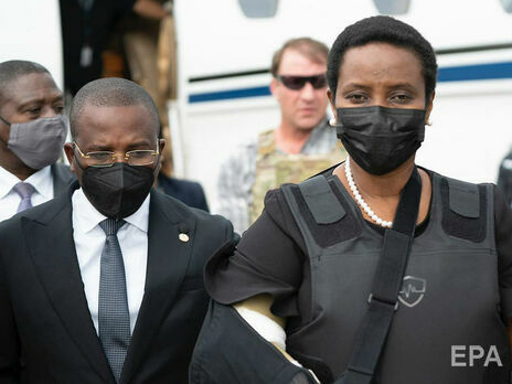 Вдова вбитого президента Гаїті повернулася у країну. В аеропорту вона була в куленепробивному жилеті