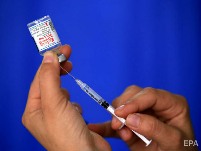 В центре вакцинации на базе МВЦ в Киеве открыли запись на прививку препаратом Moderna