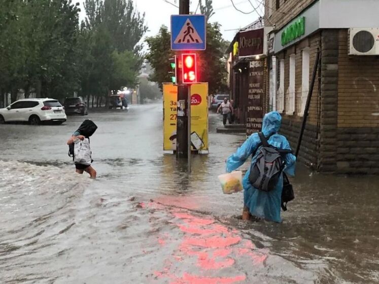 Унаслідок зливи в Бердянську загинуло двоє людей – на підтопленій ділянці обірвалися електродроти