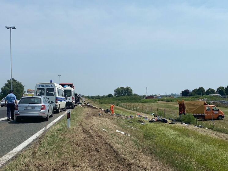 В Хорватии автобус вылетел на обочину и перевернулся: 10 человек погибли, 44 пострадали