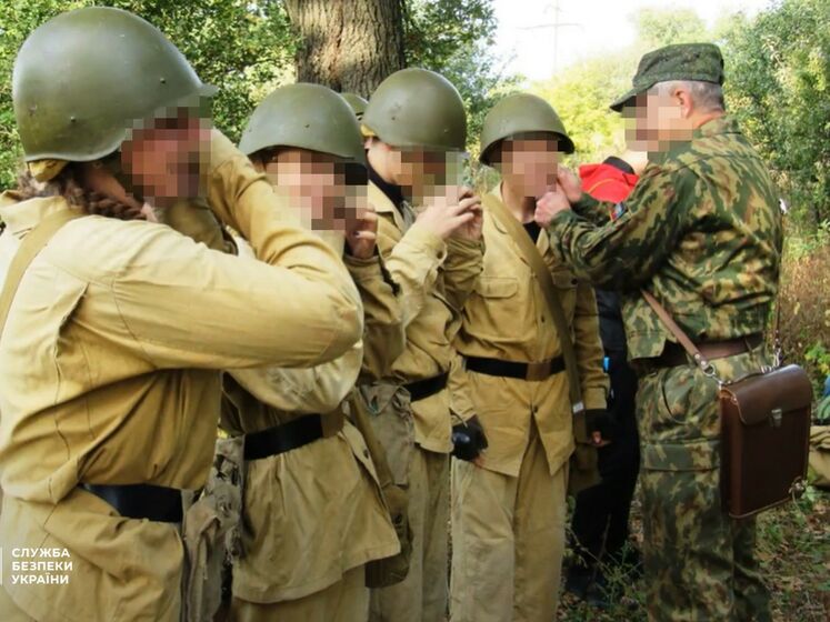 СБУ оголосила в розшук сепаратиста. Його обвинувачують у підготовці підлітків для служби в "ДНР"