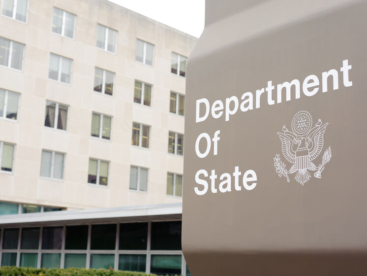 США звільнять понад 180 співробітників дипломатичних представництв у Росії