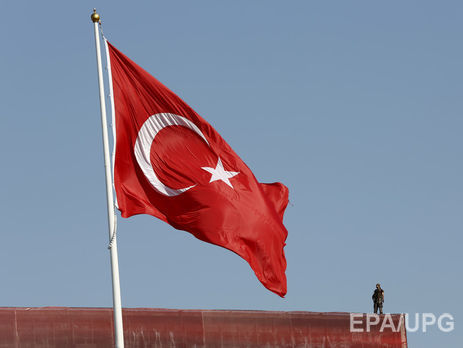 В Турции по подозрению в связях с Гюленом уволено 10 тысяч госслужащих