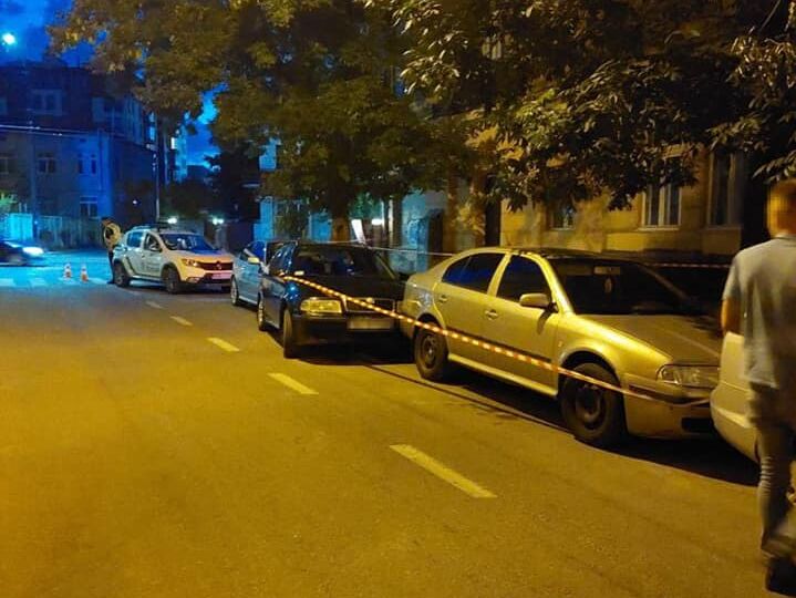 У Львові водій легковика втікав від поліції: збив пішохода і пошкодив три автомобілі