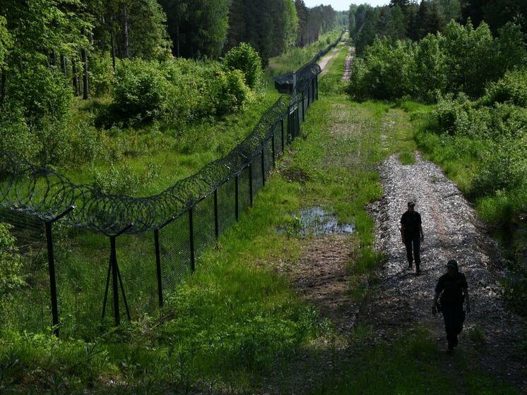 Латвія доправила спецбатальйон поліції на кордон із Білоруссю