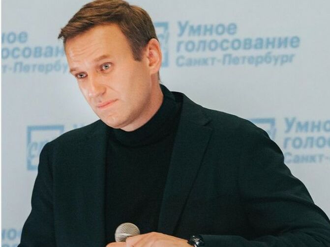 Навальный: Я обвиняюсь в совершении преступления с использованием машины времени. Думаете, почему динозавры вымерли?