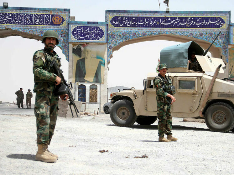 "Талібан" захопив ще шість столиць провінцій в Афганістані й уже контролює 18
