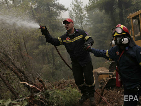 В Греции пошли дожди, спасатели смогли локализовать пожары