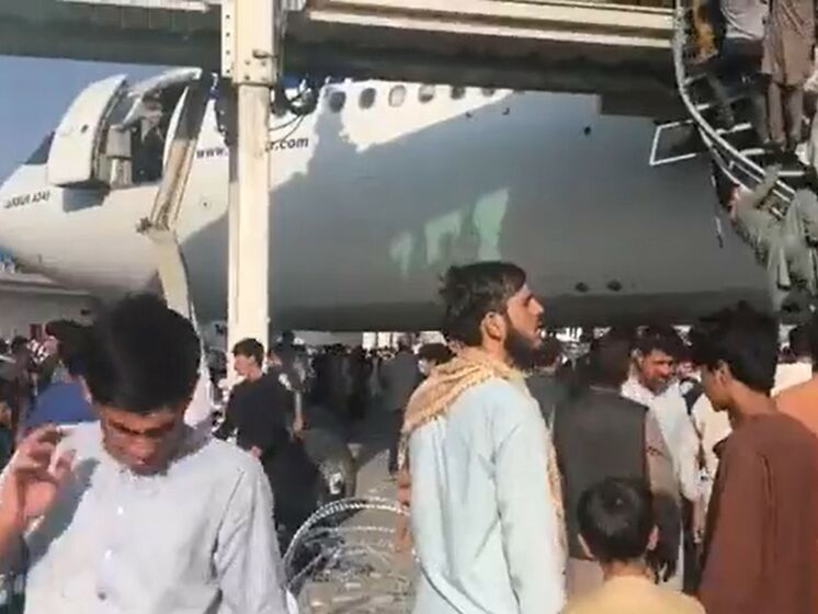 В аэропорту Кабула погибло пять человек – СМИ