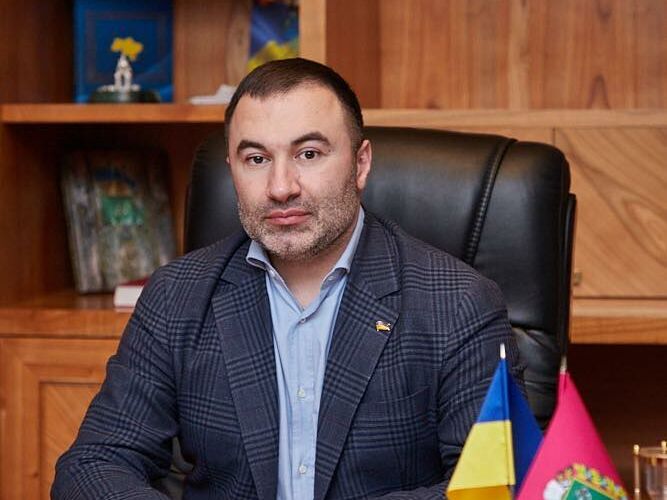 Глава Харьковского облсовета, которого подозревают в получении взятки, подал в отставку