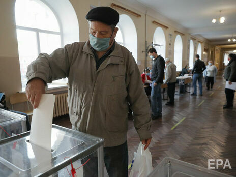 Відповідно до законопроєкту, на тимчасово окупованих територіях ні загальнодержавних виборів, ні місцевих виборів, ні референдумів Україна не проводить