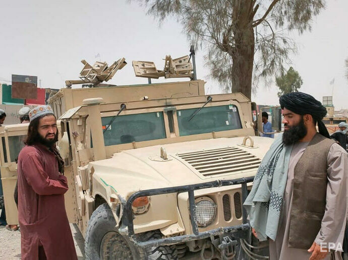 В Афганистане "Талибан" захватил сотни единиц боевой техники, предоставленной США афганской армии – Reuters