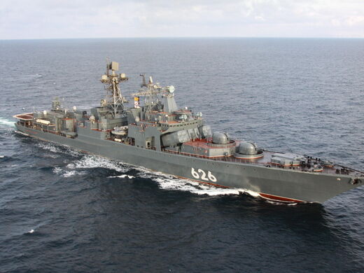 Іспанія не пустила російські військові кораблі у свій порт