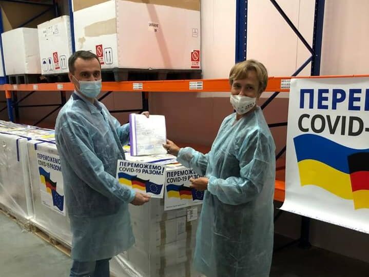 В Україну привезли понад 1,5 млн доз вакцини від AstraZeneca, яку передала Німеччина