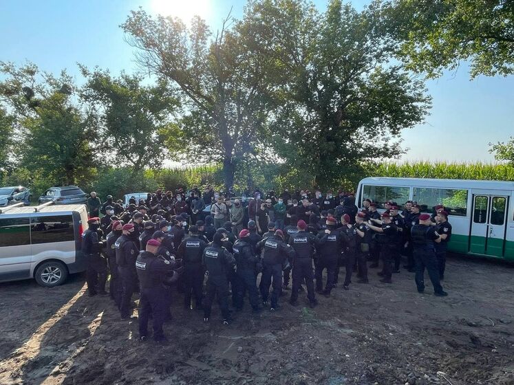 "Нацкорпус" заявив, що в Черкасах поліція не пустила ветеранів до Зеленського, є затримані