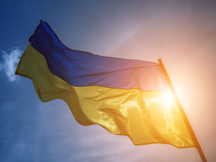 50% українців вважають прапор головним символом держави – опитування
