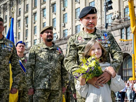 Журналісти дізналися подробиці про дівчинку, яка взяла участь у перфомансі до Дня Незалежності України