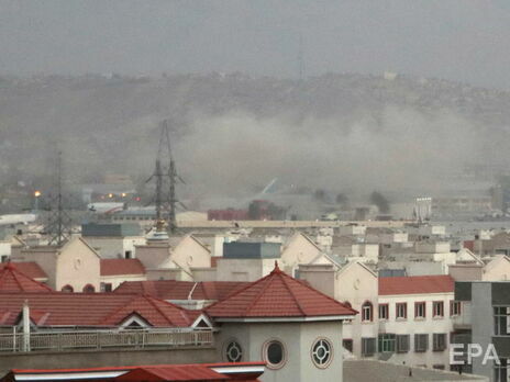 За останніми даними, унаслідок вибухів у Кабулі загинуло понад 100 осіб
