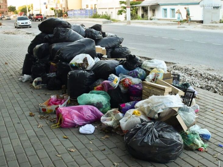 Оккупационная администрация Крыма заявила о катастрофической ситуации с вывозом мусора на полуострове