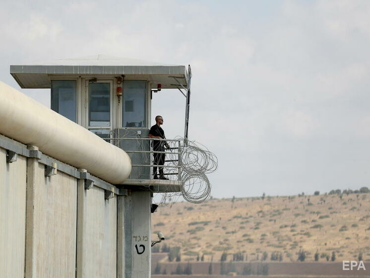 Із в'язниці в Ізраїлі втекло шестеро особливо небезпечних в'язнів. ЗМІ пишуть, що вони вирили тунель ложкою