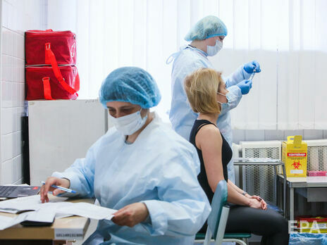 В Украине полностью иммунизированы более 4,4 млн человек