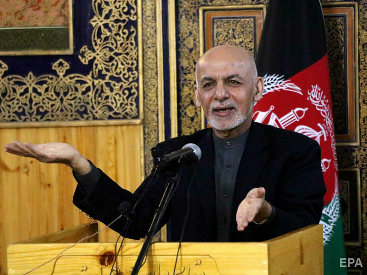 Колишній президент Гані перепросив за рішення покинути Афганістан і відкинув звинувачення в розкраданні грошей