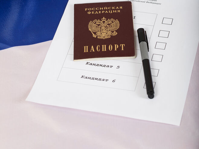 В России студентам предлагают "немножечко пофальсифицировать выборы"