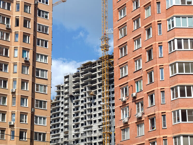 Суд у Києві дозволив будувати багатоповерхові будинки в селах