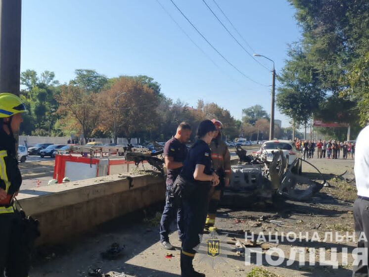 Взрыв автомобиля в Днепре расследуется как террористический акт – полиция