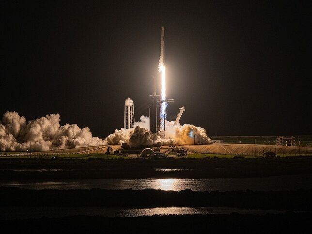 Після відправлення місії SpaceX у космосі перебуває максимальна кількість людей в історії – New York Times