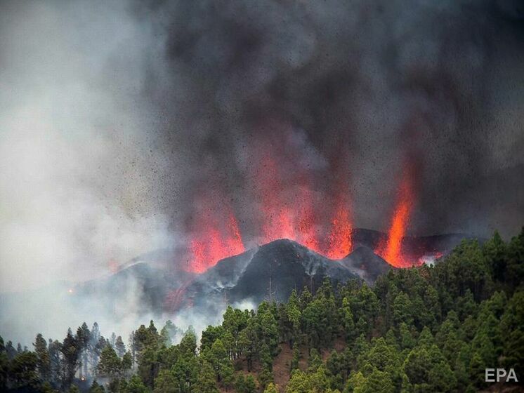 Извержение вулкана на Канарах. Лава разрушила жилые дома, эвакуированы 5 тыс. человек. Видео