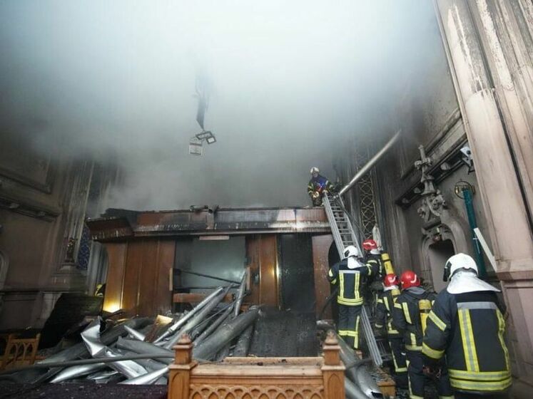 На умисний підпал костелу Святого Миколая ніщо не вказує, пожежа почалася в закритій кімнаті – голова поліції Києва