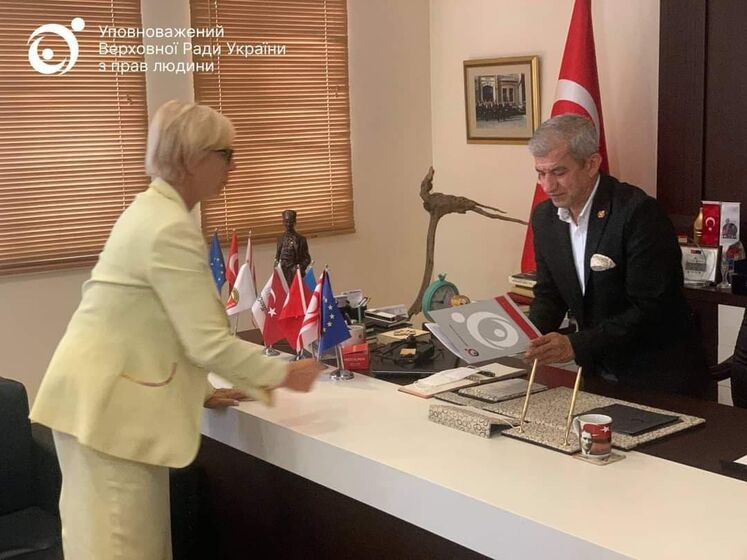 Денисова передала омбудсмену Турции список политзаключенных в Крыму