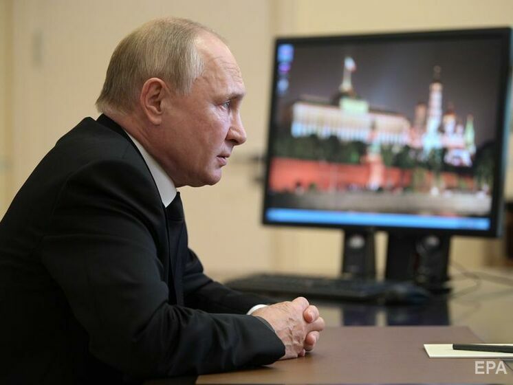 Путін заявив, що ЗМІ мають виконувати держзамовлення, а не "копирсатися у брудній білизні еліт"