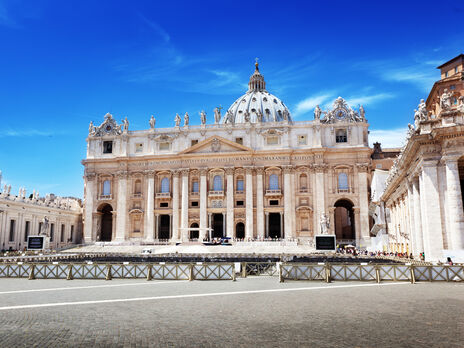 У всіх співробітників і відвідувачів установ Ватикану вимагатимуть "зелений пропуск"