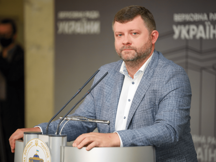 "Слуга народа" будет обсуждать возможные дальнейшие действия в отношении нардепов, которые не поддержат отзыв Разумкова