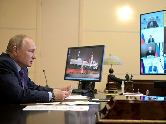 Путін заявив, що "Газпром" перевищить зобов'язання щодо транзиту газу через Україну, але не нарощуватиме постачання