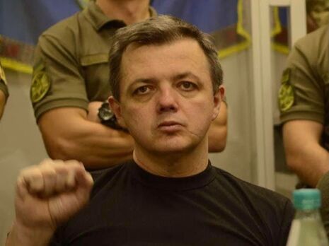 Після оголошення рішення в залі суду сталася бійка між прибічниками Семенченка та поліцією