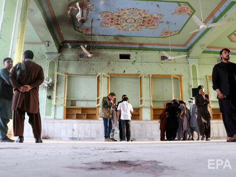 В самой большой шиитской мечети в Кандагаре произошел теракт. СМИ сообщают о десятках убитых и раненых