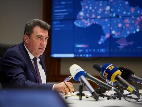 СНБО ввел санкции против 237 человек, причастных к проведению выборов в Госдуму РФ на оккупированных территориях Украины, отметил Данилов