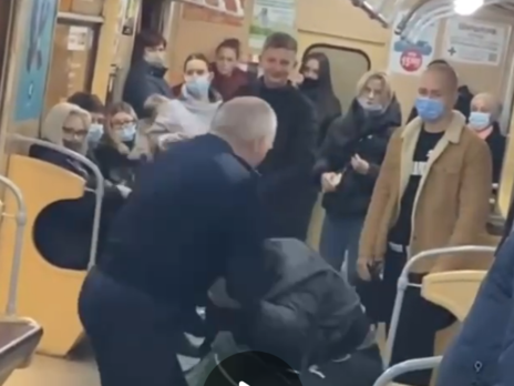 Машинист избил пассажира в харьковском метро. Видео