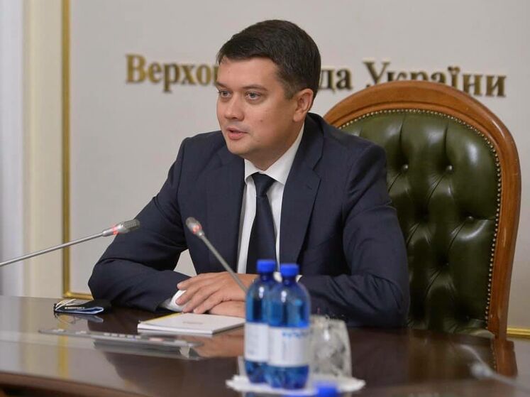 Почти 40% украинцев негативно относятся к отставке Разумкова с должности спикера Верховной Рады – опрос